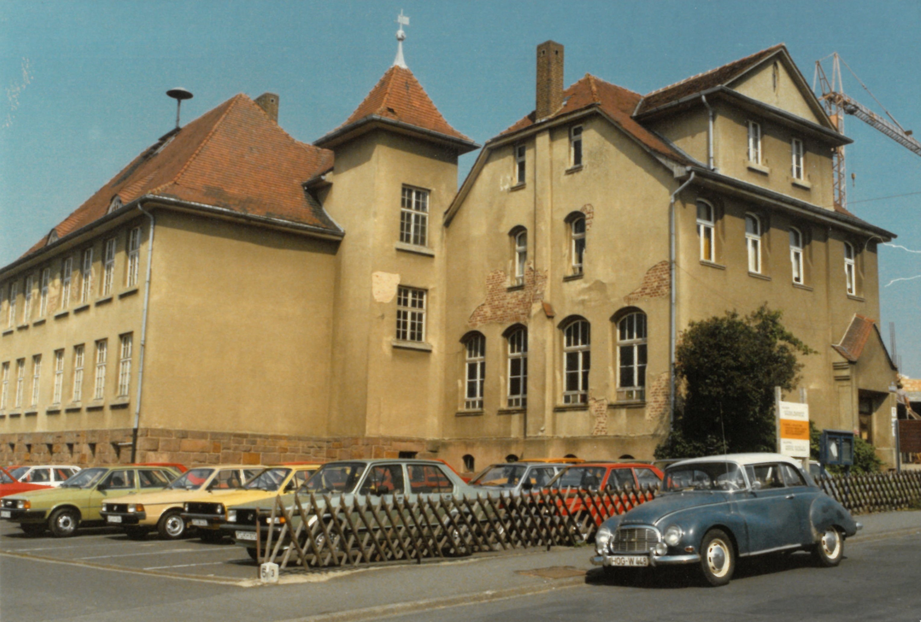 Die alte Schule vor dem Abriss in 1972. @Gemeinde Niestetal